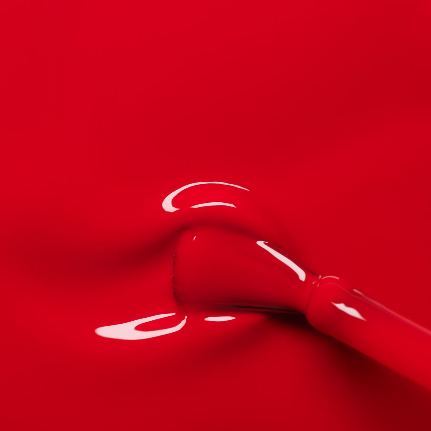 Manicurista - Esmalte de uñas rojo amapola